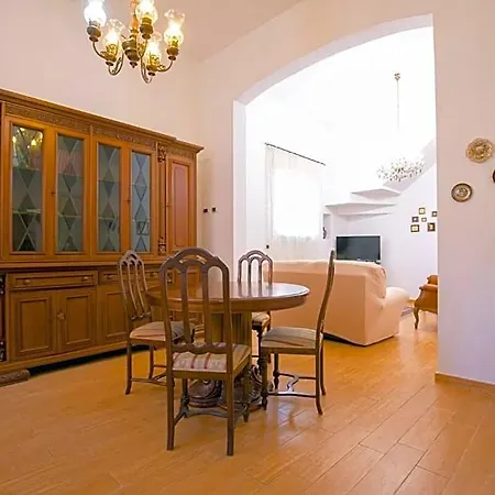 Casa Puccini Centro Storico 5 Minuti. 8km Mare بيت للعطل *